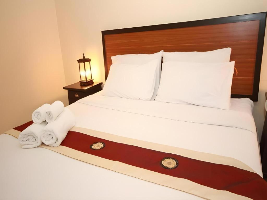 Rayong Lanna Hotel Extérieur photo