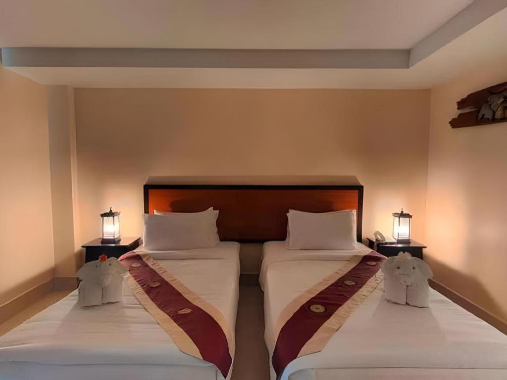 Rayong Lanna Hotel Extérieur photo