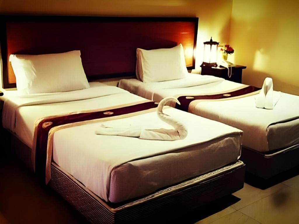 Rayong Lanna Hotel Extérieur photo