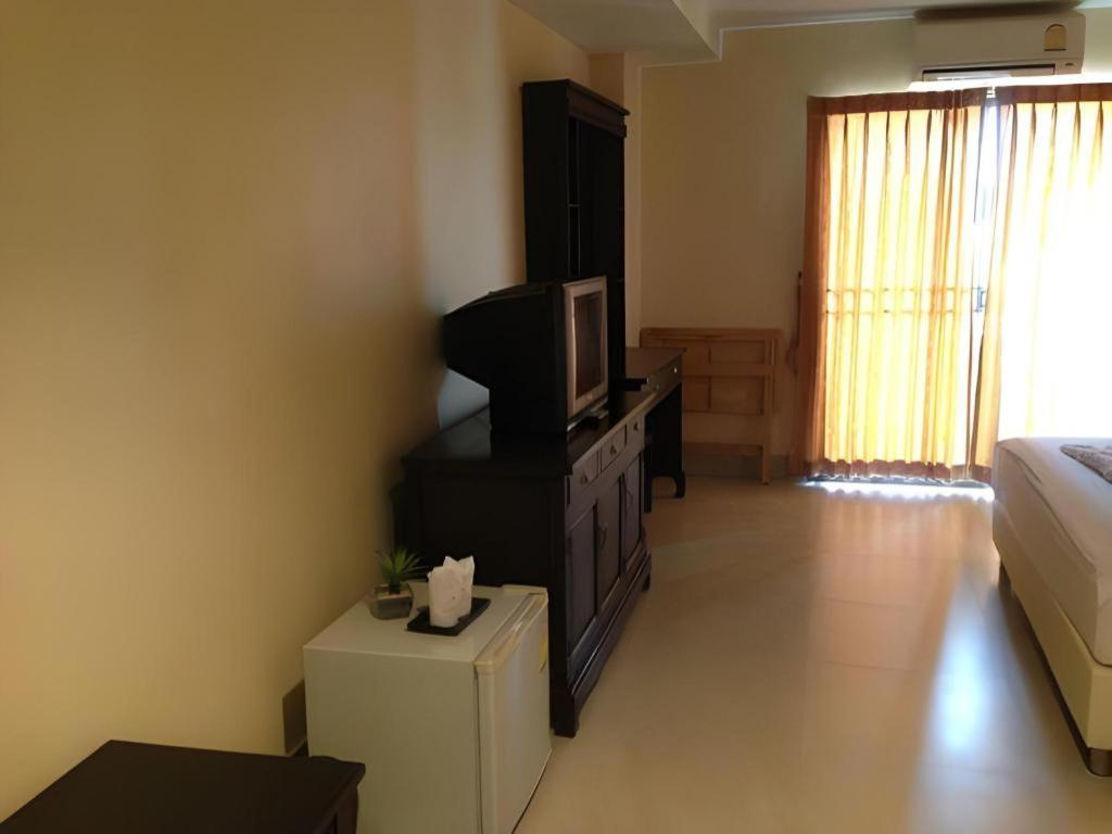 Rayong Lanna Hotel Extérieur photo