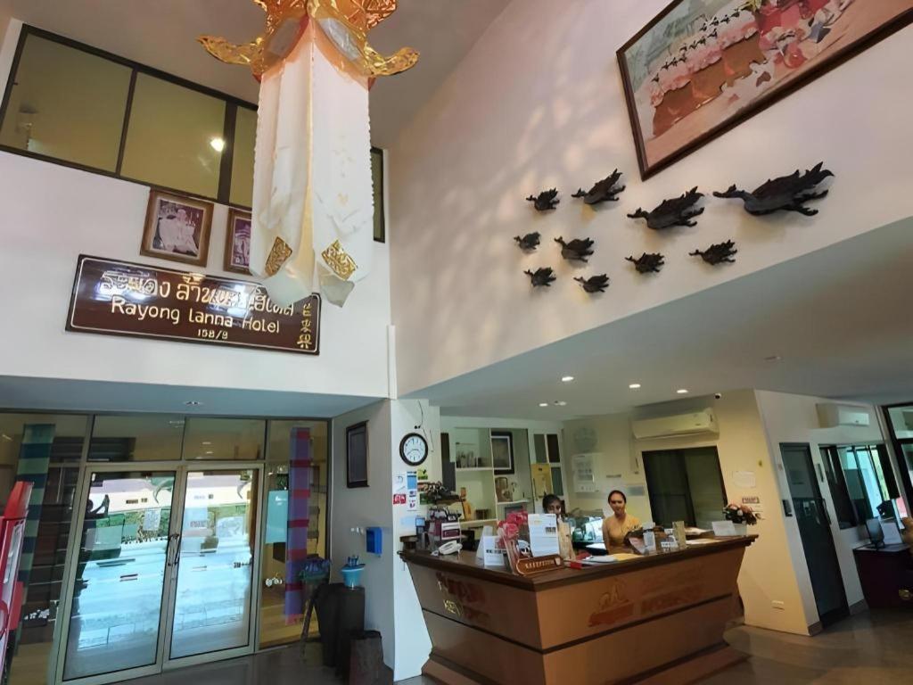 Rayong Lanna Hotel Extérieur photo