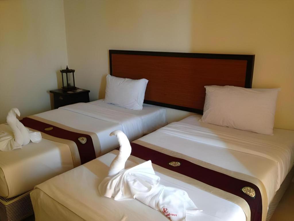 Rayong Lanna Hotel Extérieur photo