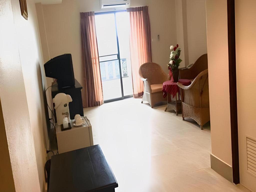Rayong Lanna Hotel Extérieur photo