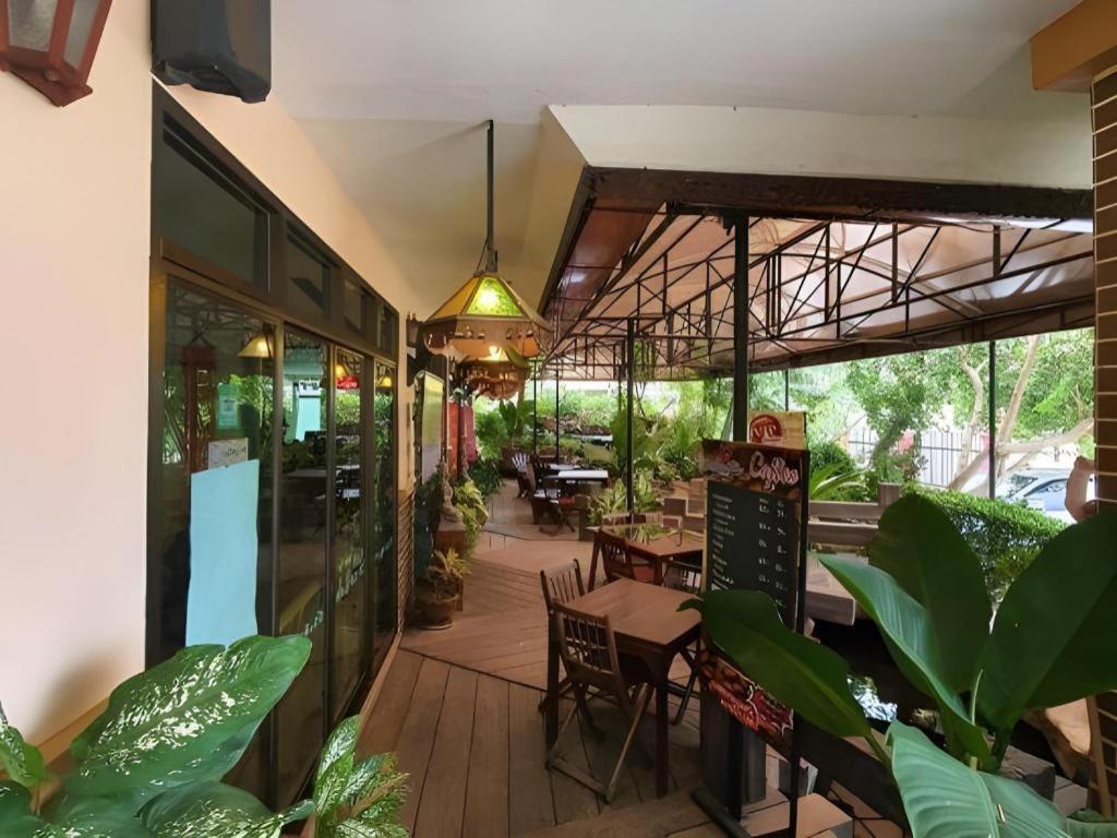 Rayong Lanna Hotel Extérieur photo