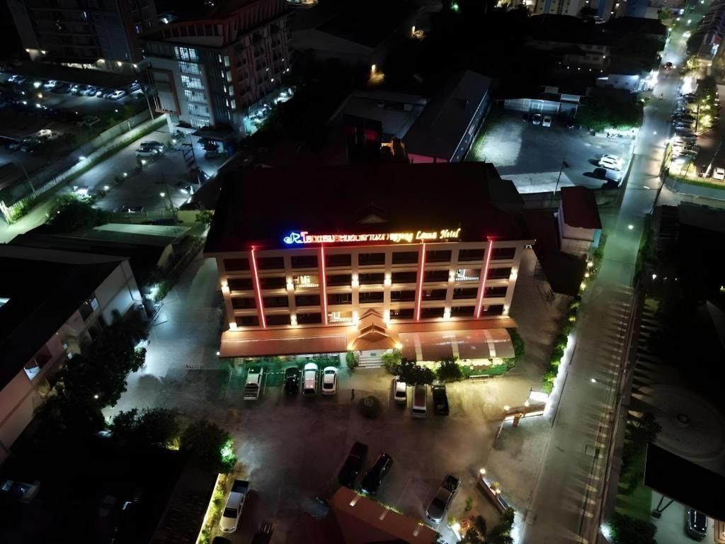 Rayong Lanna Hotel Extérieur photo