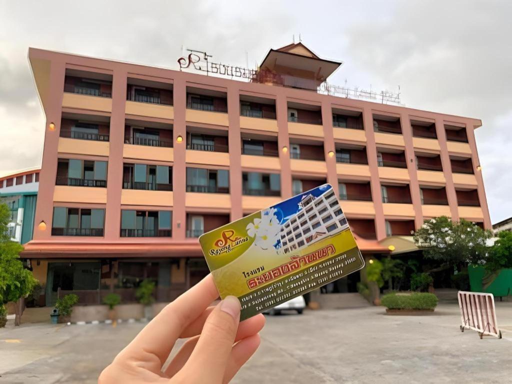 Rayong Lanna Hotel Extérieur photo
