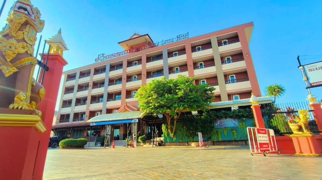 Rayong Lanna Hotel Extérieur photo