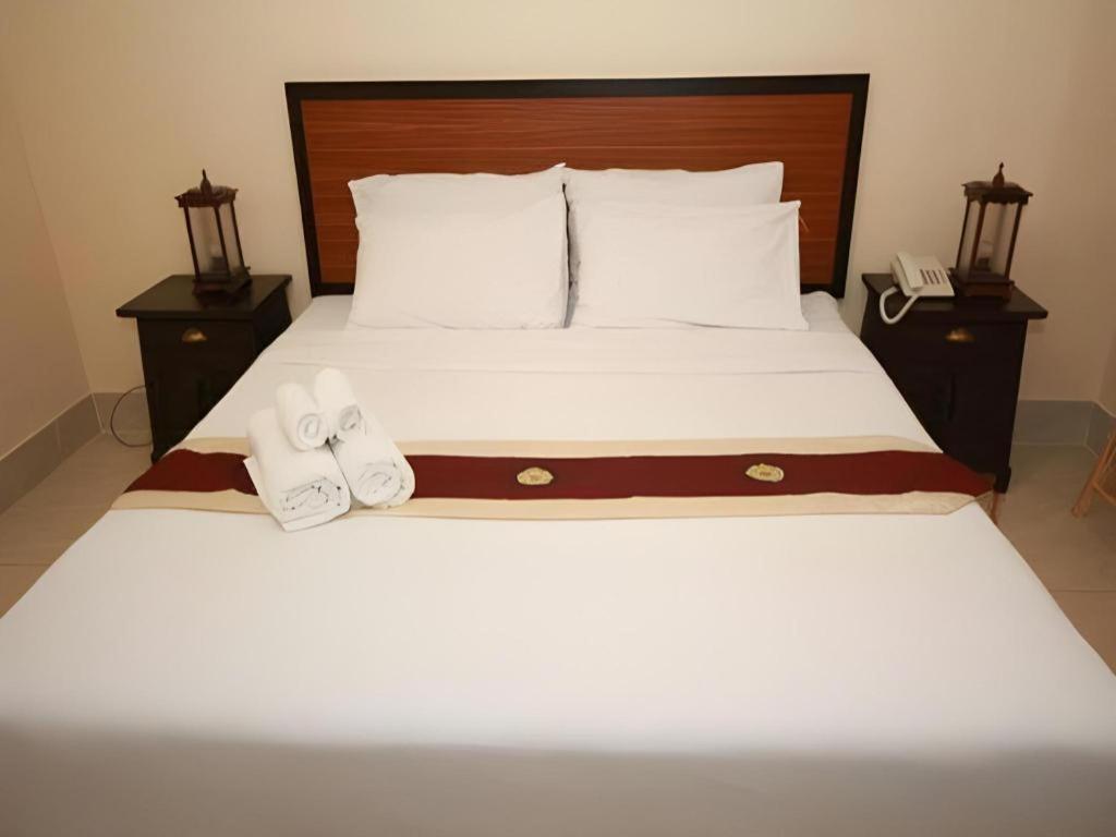 Rayong Lanna Hotel Extérieur photo